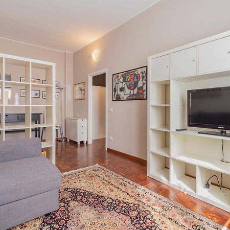 Portello Apartment - Accursio 4 Milan Bagian luar foto