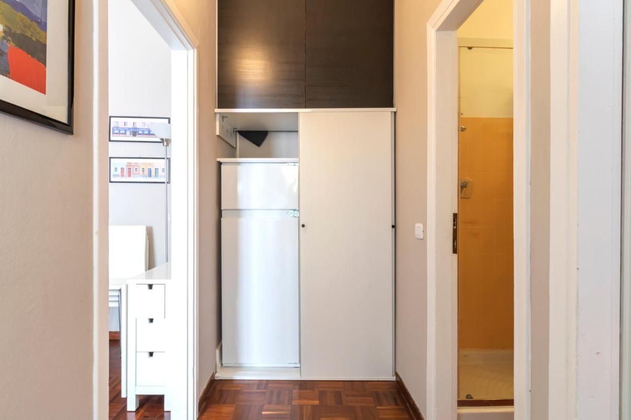 Portello Apartment - Accursio 4 Milan Bagian luar foto