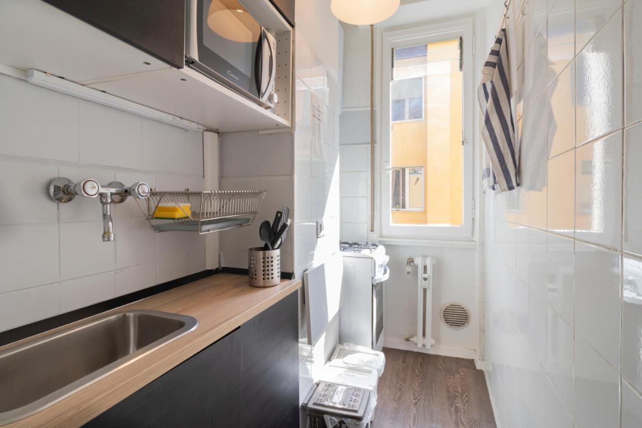 Portello Apartment - Accursio 4 Milan Bagian luar foto